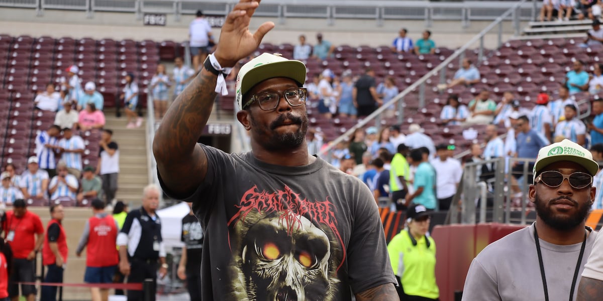Former Texas A&M standout Von Miller to join Dallas Cowboys