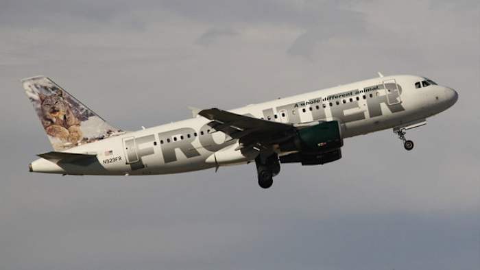 Woman charged with making bomb threat at Bush Airport