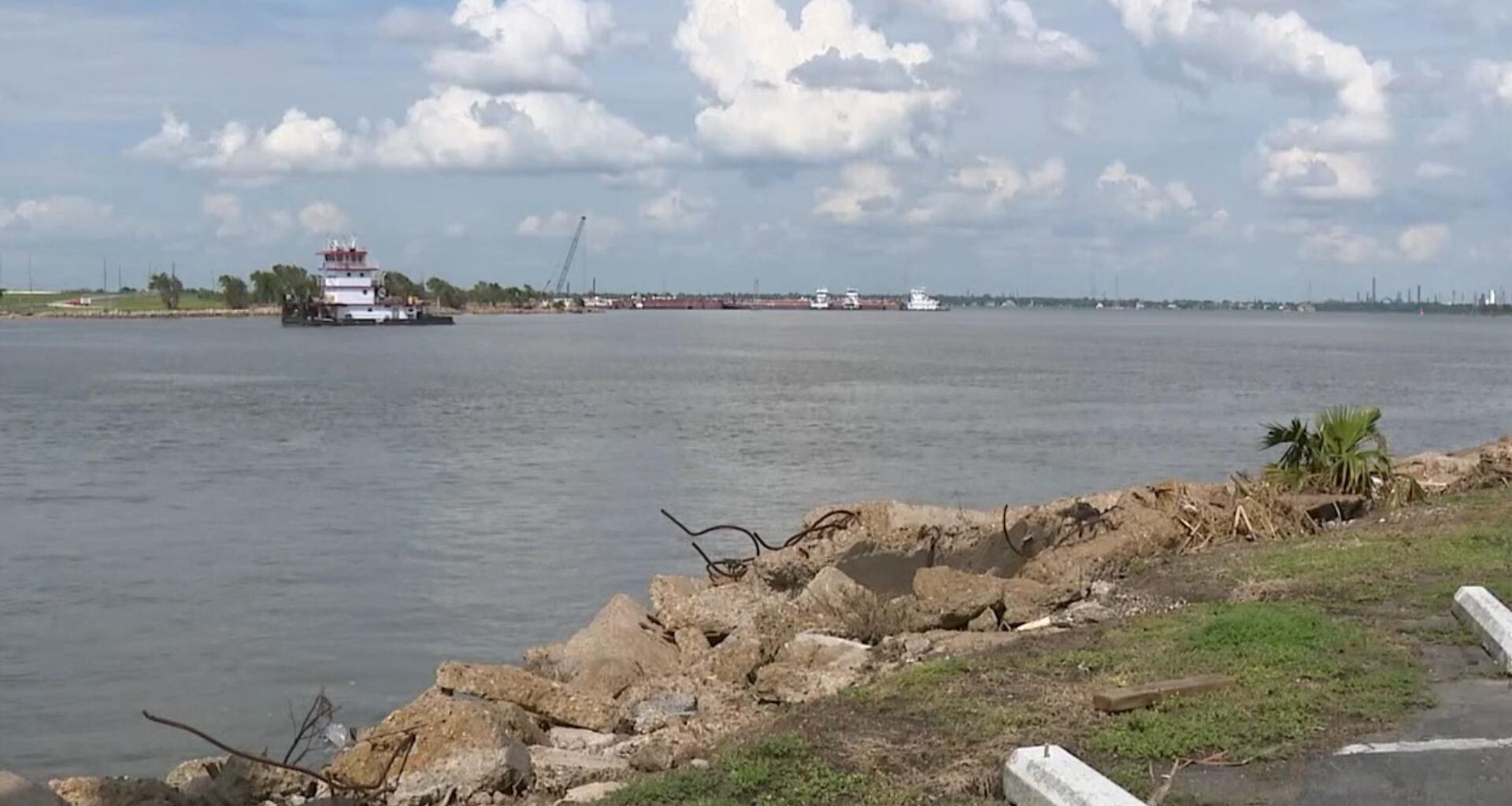 NTSB: Cellphone use contributed to deadly Houston Ship Channel collision