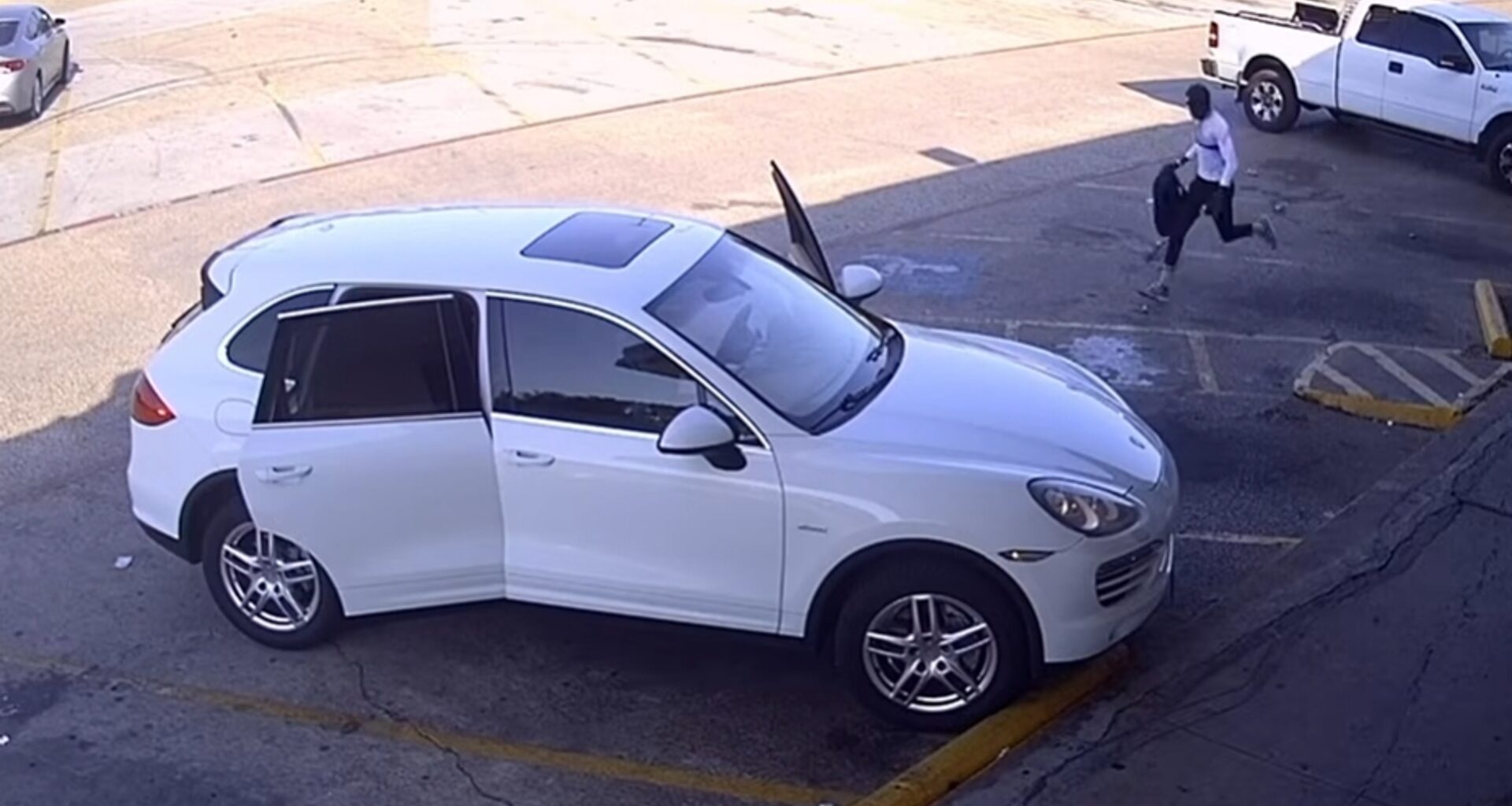 Dallas man facing multiple charges after dramatic arrest following alleged apartment assault and Porsche theft, police say