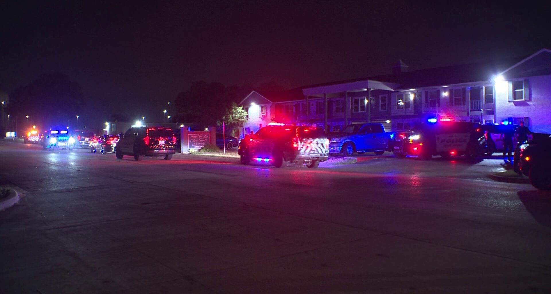 Officer injured after North Richland Hills police pursuit ends in Grand Prairie overnight