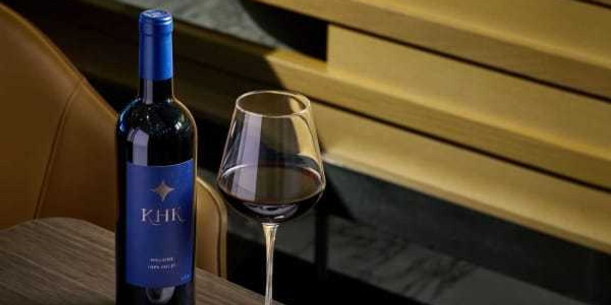 American Airlines upgrades DFW Airport lounge dining