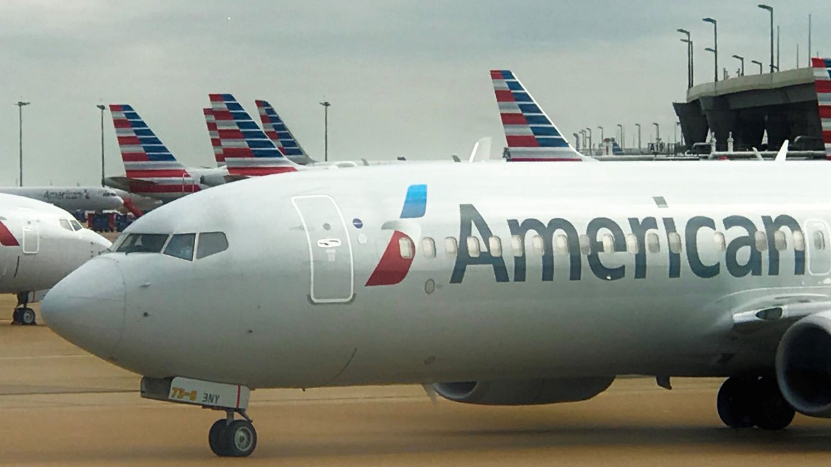 Passenger treated after device catches fire on American Airlines flight to Dallas – NBC 5 Dallas-Fort Worth