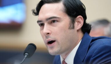 Bill proposed by Texas congressman targets "birth tourism," seeks to revoke citizenship if parents enter U.S. illegally