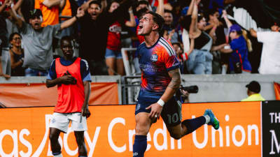 Houston Dynamo FC transfer forward Ezequiel Ponce to Elche CF in Spain’s La Liga