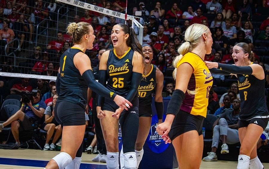 Arizona State upsets Texas, Wisconsin sweeps Louisville at AVCA First Serve