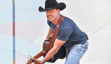 Aaron Watson Headlines Boots & Badges Ball Near Lubbock