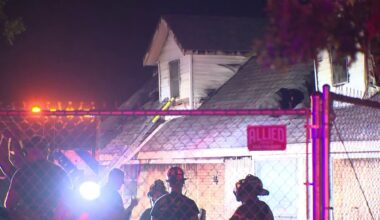2 Fort Worth firefighters injured during overnight house fire