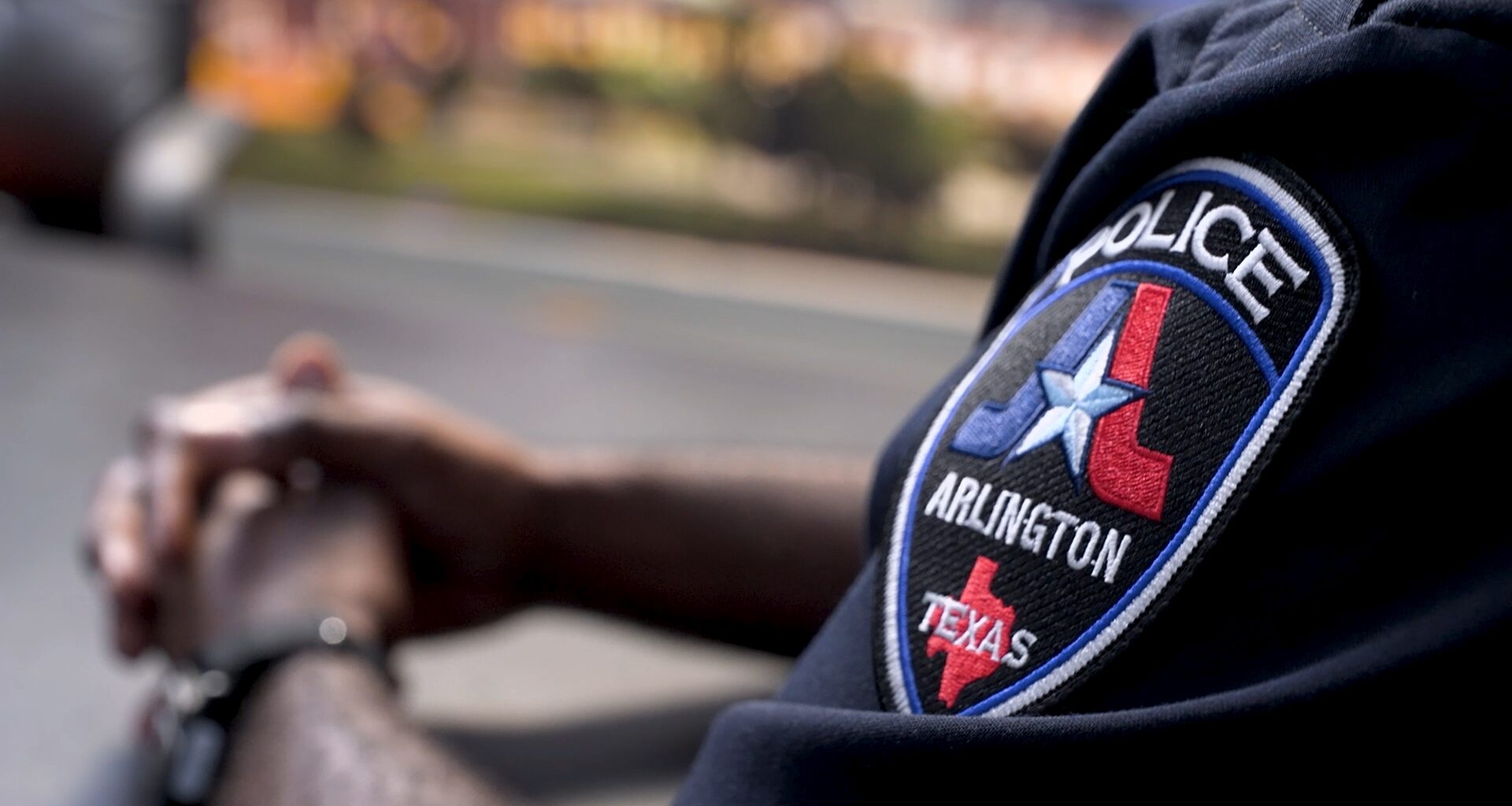 42-year-old man dies in single-vehicle crash, Arlington police say