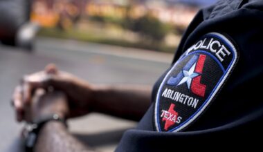 42-year-old man dies in single-vehicle crash, Arlington police say