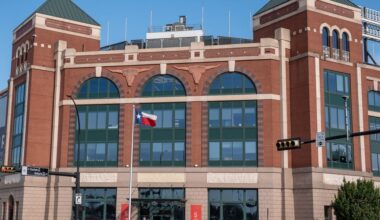 Six Flags to relocate headquarters to Arlington, Texas