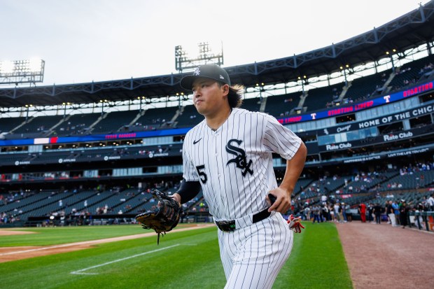 White Sox first baseman Munetaka Murakami (5) runs on the field before the first inning against the Texas Rangers at Rate Field on Aug. 24, 2026, in Chicago. (Armando L. Sanchez/Chicago Tribune)