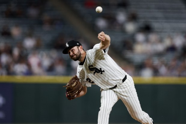 White Sox pitcher Tyler Schweitzer (62) pitches during the fourth inning against the Rangers at Rate Field Aug. 24, 2026 in Chicago. (Armando L. Sanchez/Chicago Tribune)