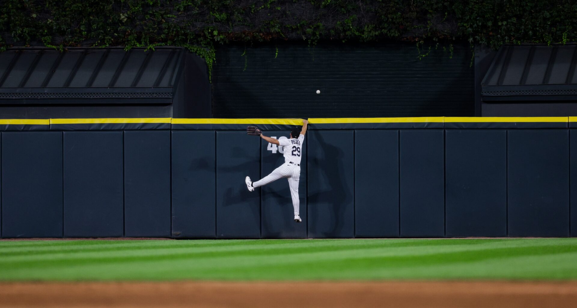 Photos: Texas Rangers 11, Chicago White Sox 2 – Chicago Tribune
