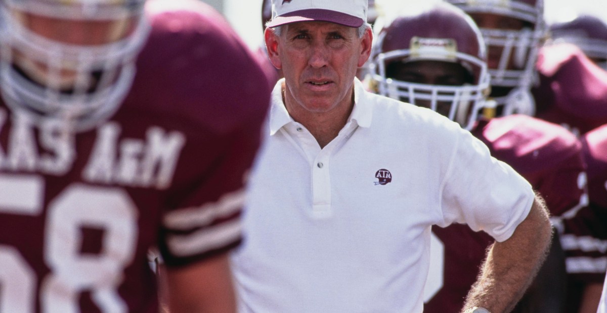 Texas A&M to unveil statue of RC Slocum outside Kyle Field
