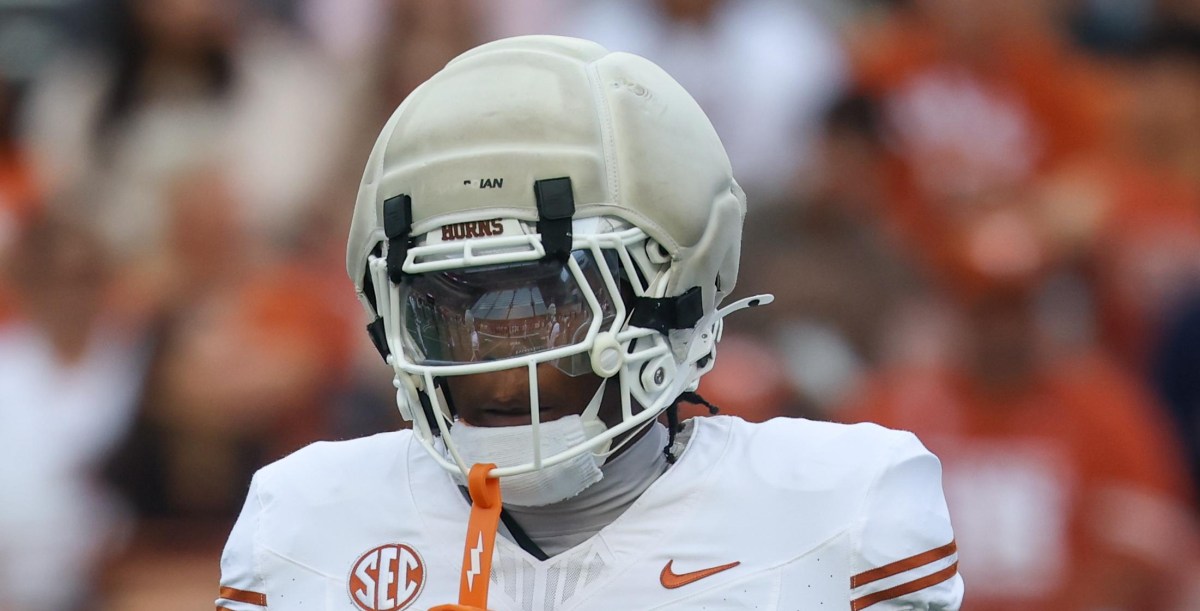 Three Texas standouts selected for Lombardi Award watch list