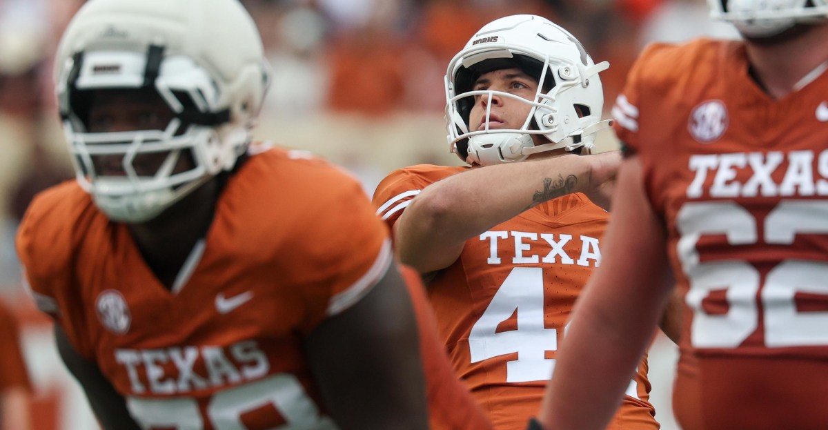 Which specialists will start for Texas