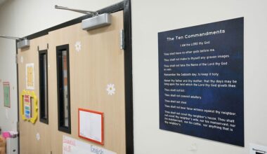 3 mothers sue to block Texas law requiring Ten Commandments in public schools
