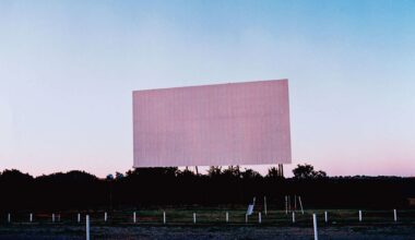Texas' drive-in theaters dwindle with North Texas location closing