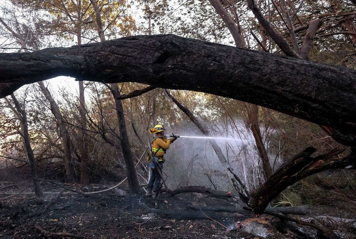 Hot, windy Thursday raises fire threat across North Texas