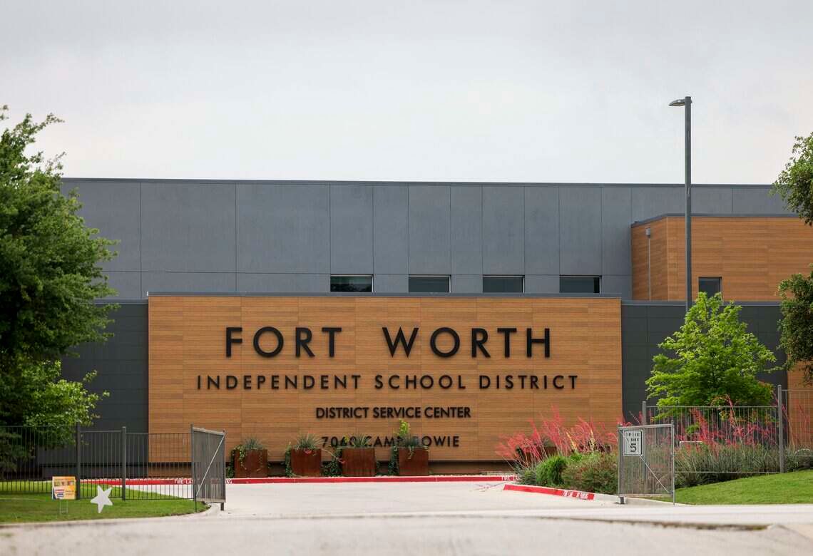 Fort Worth ISD board members apologize to speech therapists over staffing cuts