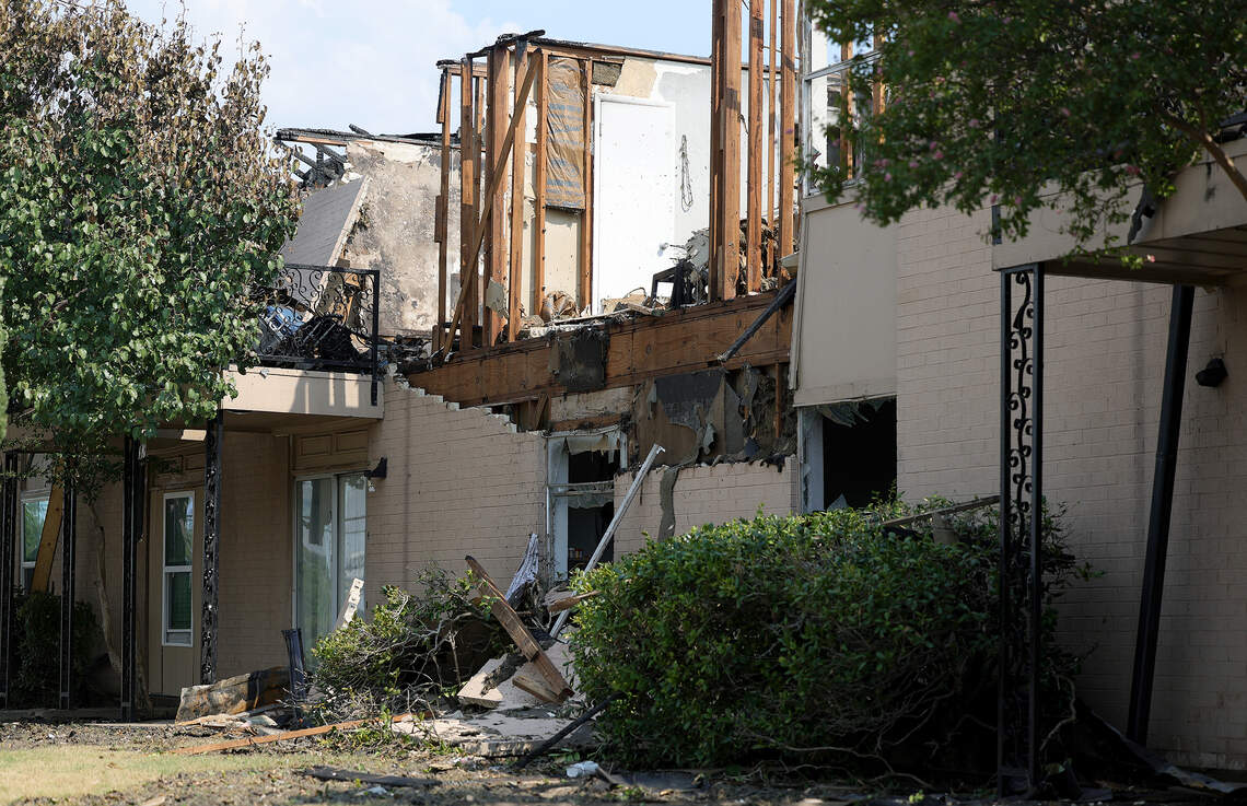 Volunteers work to help Fort Worth residents displaced in 3-alarm apartment fire