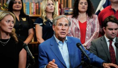 Greg Abbott singles out Austin, El Paso ISDs in call for audits into 'administrative bloat'