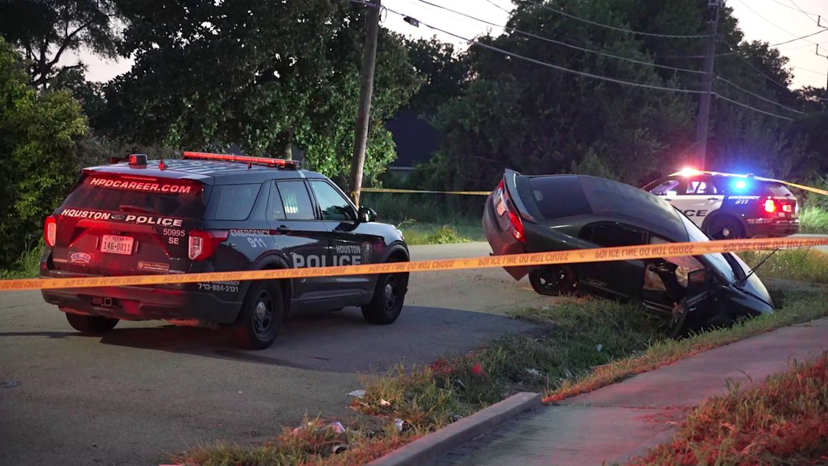 17-year-old arrested for 19-year-old's murder on Houston's South Side
