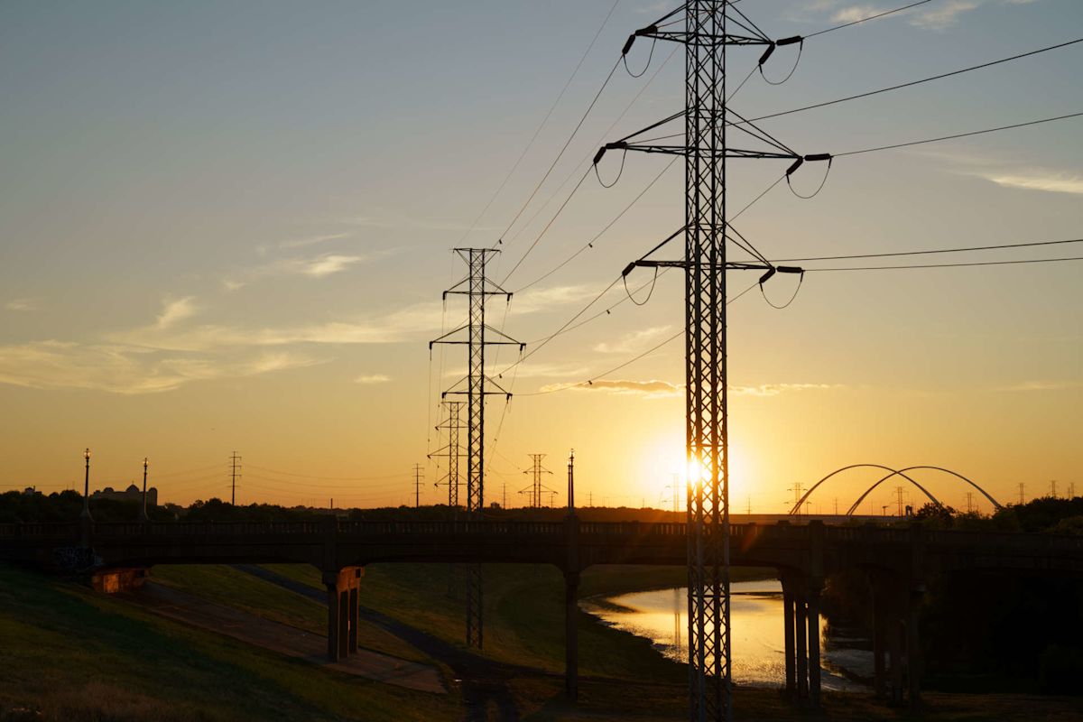 North Texas heat strains equipment, causing Dallas outages and early school pickups