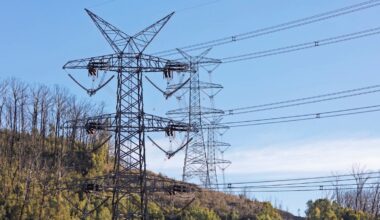 Texas landowners erupt at hearing over bill to seize private land for transmission lines