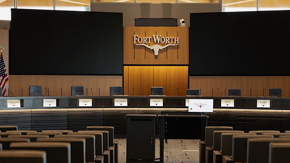 Texas council moves toward 90-day data center pause over water, noise concerns
