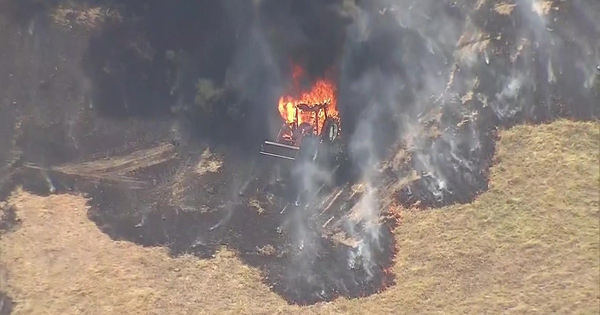 Large grass fires erupt in Dallas County, Van Zandt County