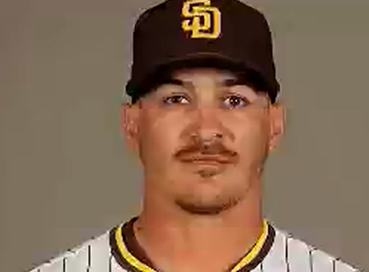 Minor league baseball coach released from ICE custody in El Paso