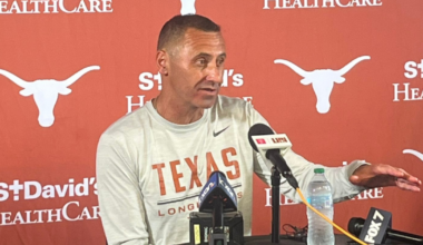 ut_spring_game_26-1701_sark