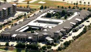 Power outage forces evacuation at Fort Worth senior living center, officials say