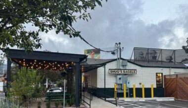 Shug’s Bagels opens long-awaited first Austin shop