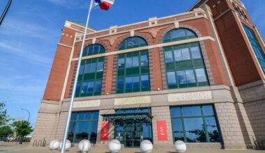 Six Flags to move headquarters back to Arlington’s Choctaw Stadium