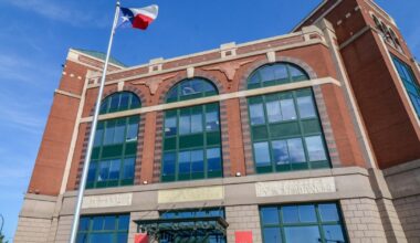 Six Flags corporate headquarters to return to Arlington, Texas