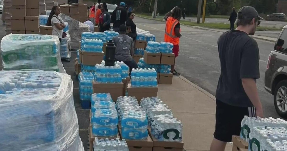 2 Texas-based churches hold storm relief giveaway for residents in Gary, Indiana