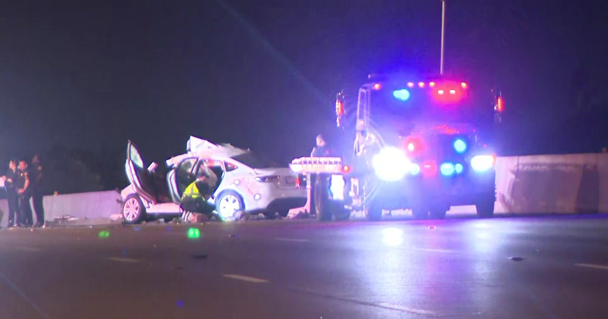 Wrong-way crash on Fort Worth highway kills 3 people, hurts 2 others, police say