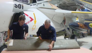 Junk removal worker donates Navy helicopter blade to USS Lexington