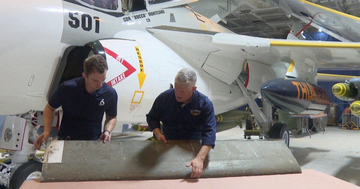 Junk removal worker donates Navy helicopter blade to USS Lexington