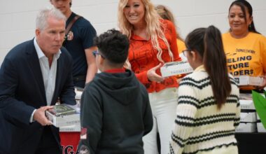 Henry's 'Box of Dreams' returns to Corpus Christi for school supplies