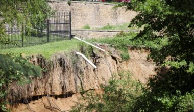 As creeks eat away at Arlington backyards, residents demand city take action to prevent crisis