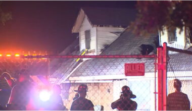 2 Fort Worth firefighters injured in wind-driven house fire mayday