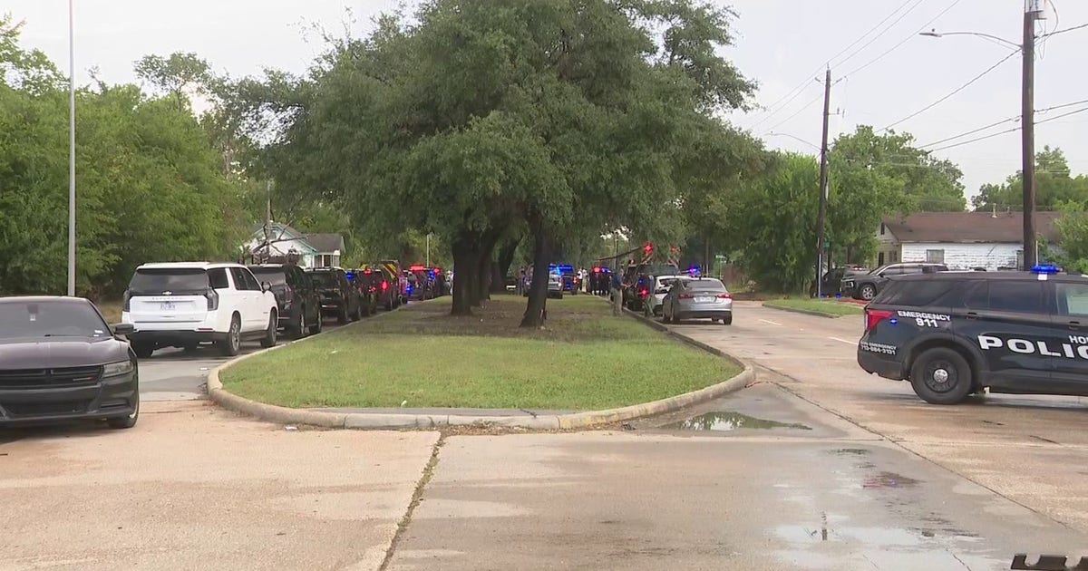 N Wayside Drive police shooting: Suspect reportedly fired at vehicles