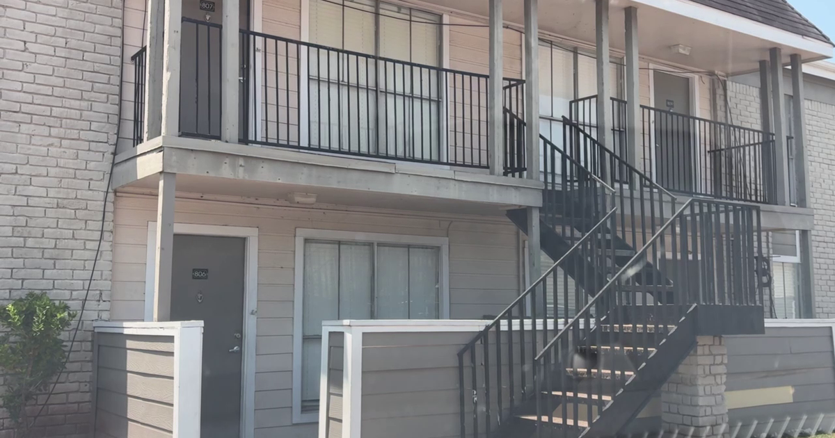 Residents at northeast Houston apartment complex without power for more than a day