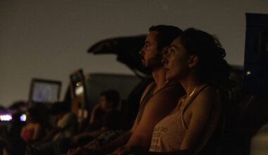 Roll credits: 800 cars drive in to say goodbye to Fort Worth’s Coyote theater
