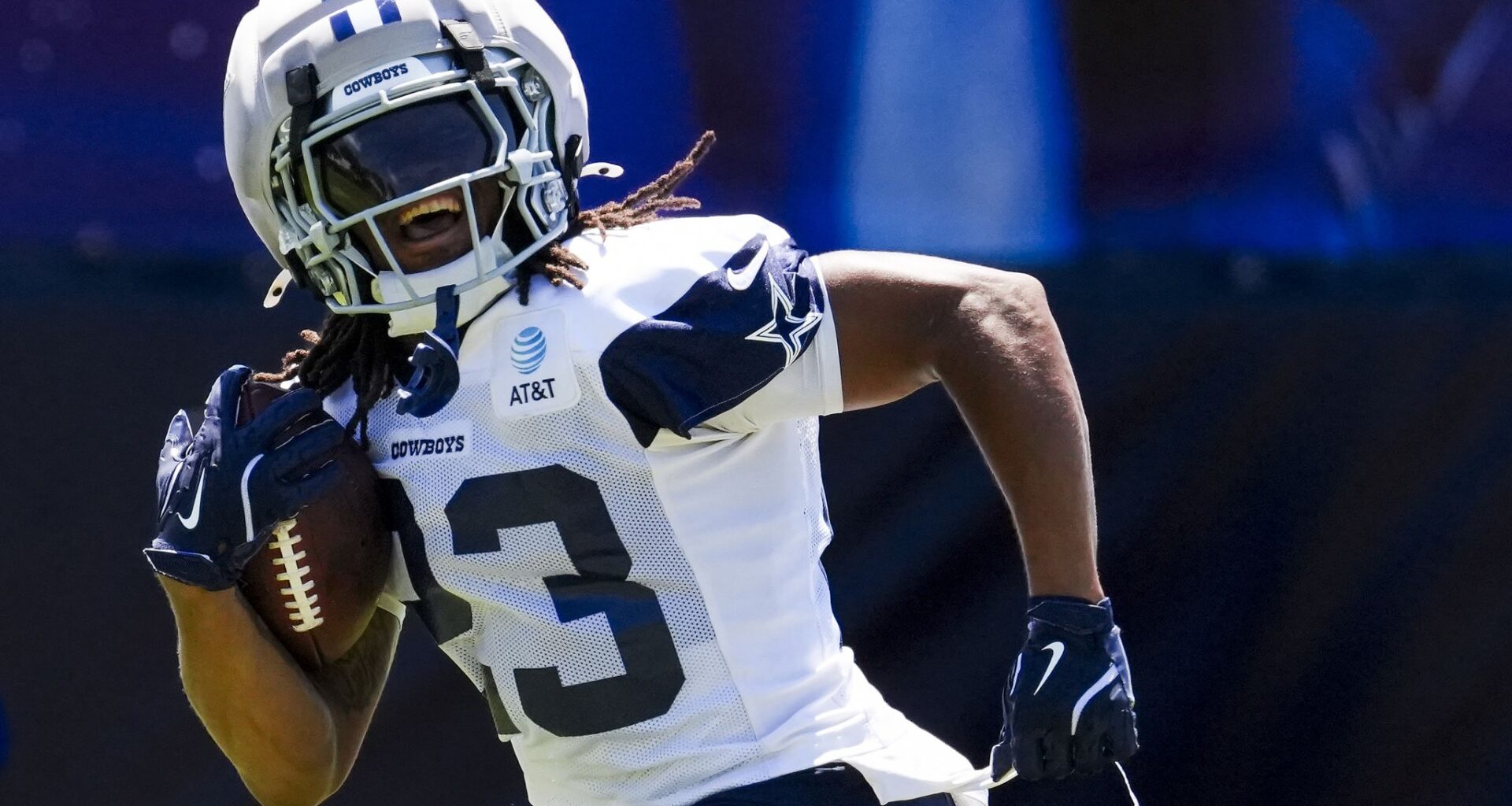 Former Cowboys RB Jaydon Blue signing to Eagles practice squad