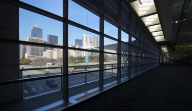 Dallas economy stays strong even as wages trail U.S. average